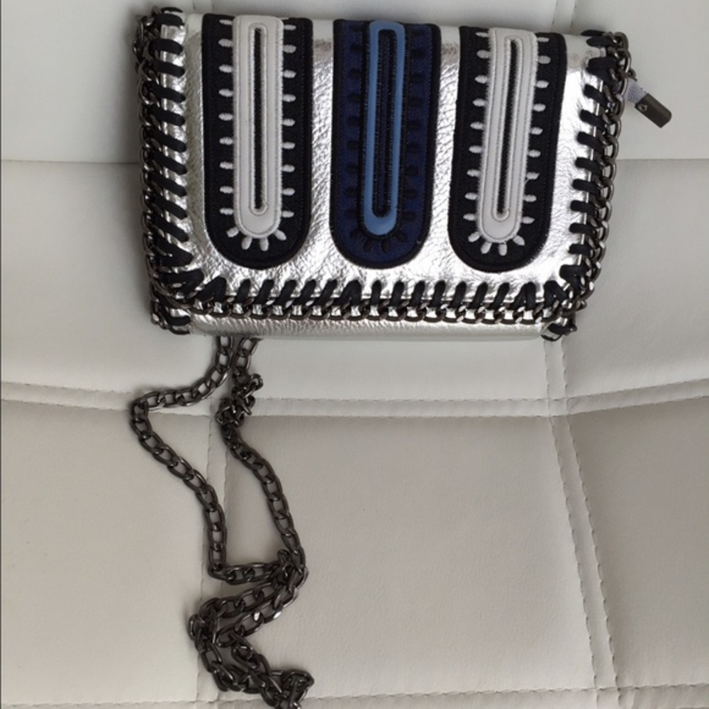 Silver cross body chain bag - Picture 3 of 5